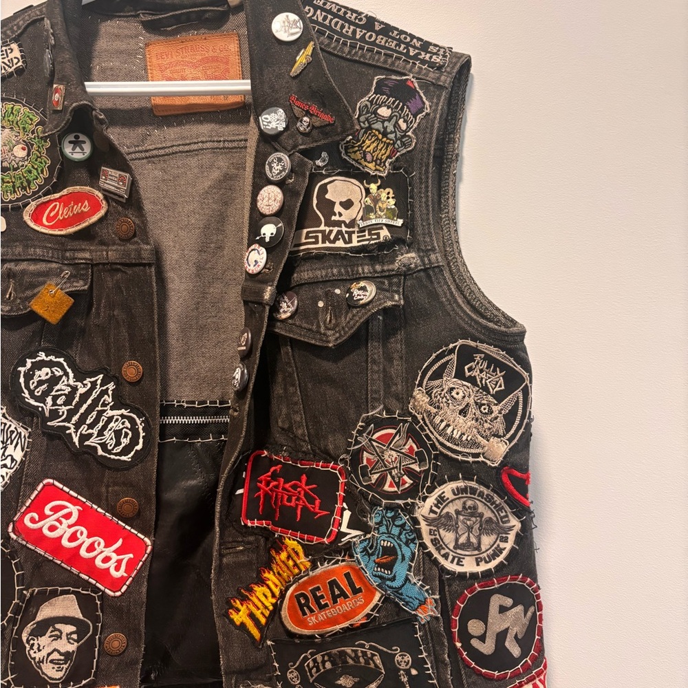 Levi’s Black Denim Vest DIY - Picture 4 of 7